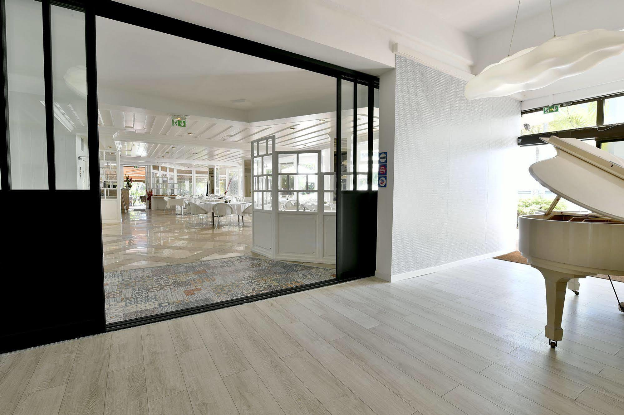 Hotel Le Saint Denis Екстер'єр фото