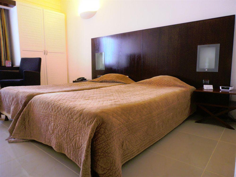 Hotel Le Saint Denis Екстер'єр фото